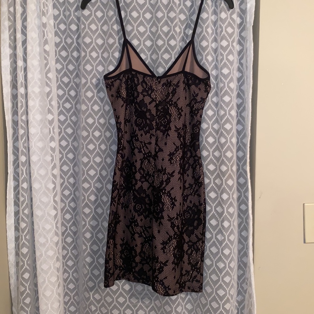 LACE BODYCON DRESS - Picture 3 of 4